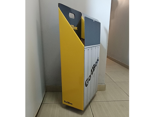 Τρόλεϊ μεταφοράς από πεπιεσμένο χαρτόνι με ροδάκια